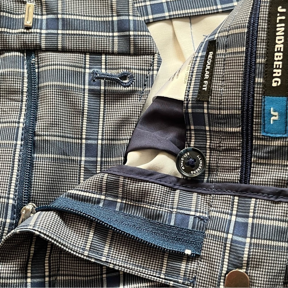 J. Lindeberg True Regular fit Micro Stretch Golf Shorts Plaid Blue Gray Size 30 - Picture 3 of 7